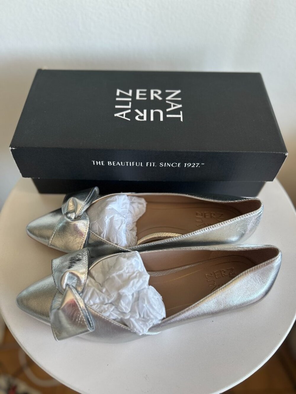 Naturalizer Women Silver Leather Havana Bow Flat Dress Shoes NEW Size 7.5 Wide